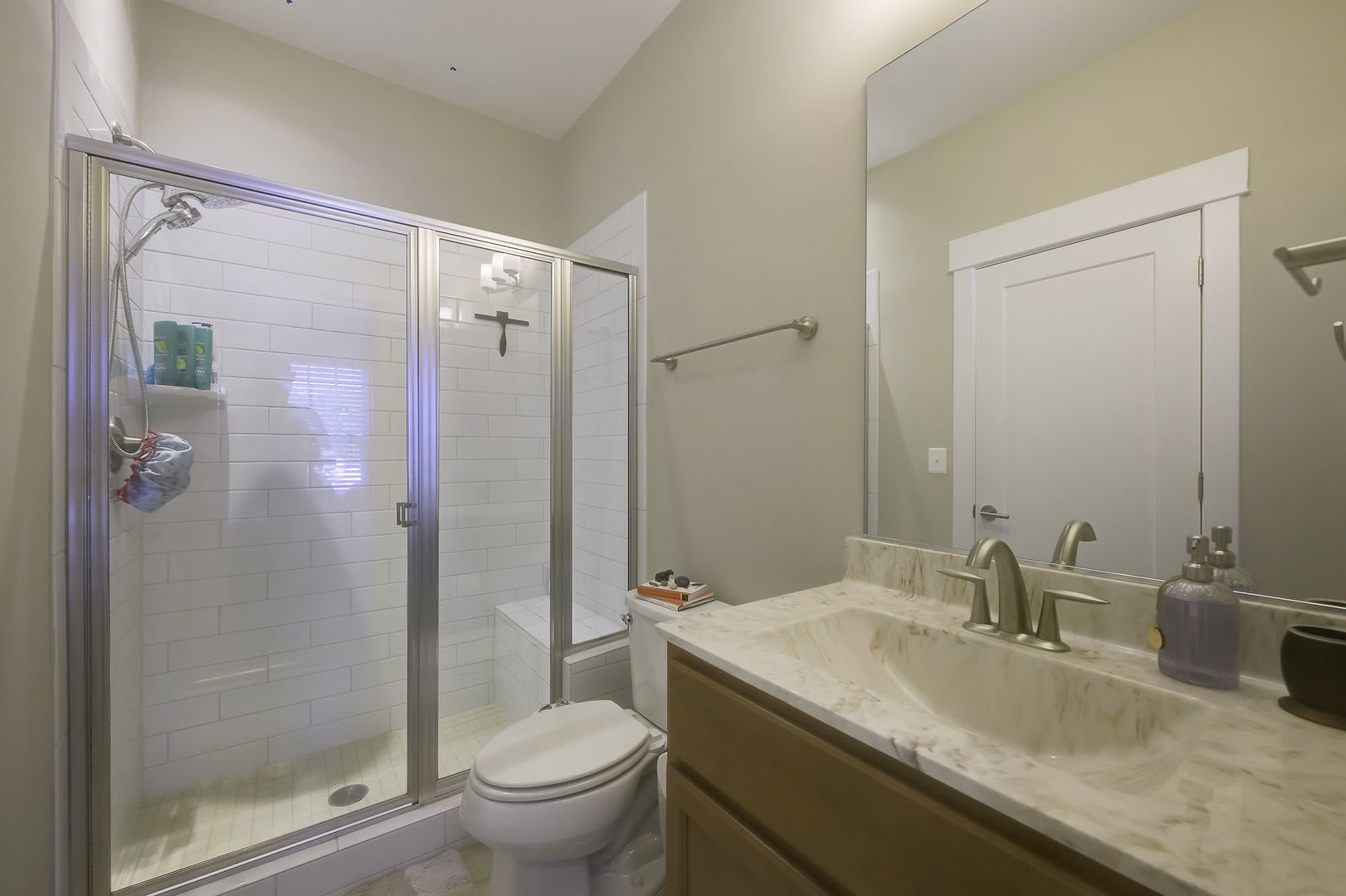 Stunning 4 bed, 4 Bath with Private Rooftop Terrace & Garage – photo 5