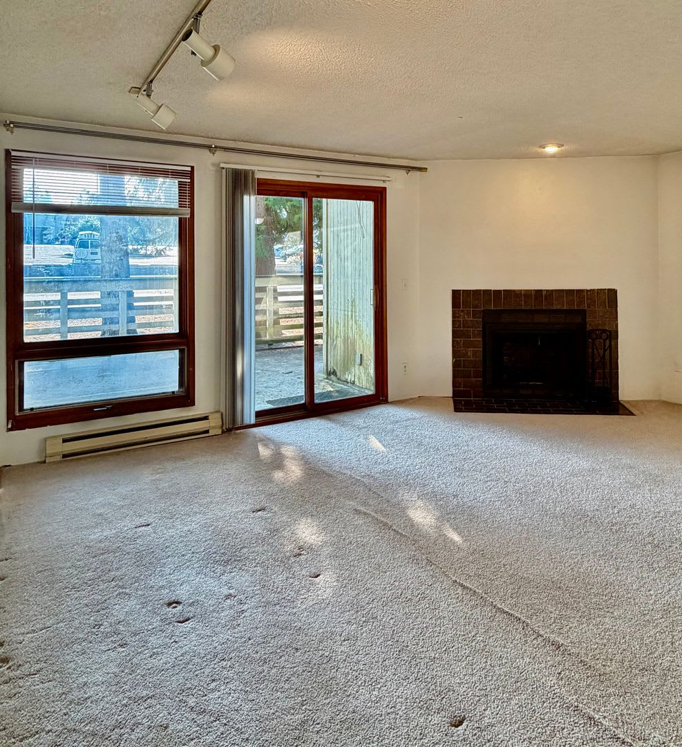 2 Bed 2 Bath Bellevue Crossroads Condo 2 595 Month – photo 3