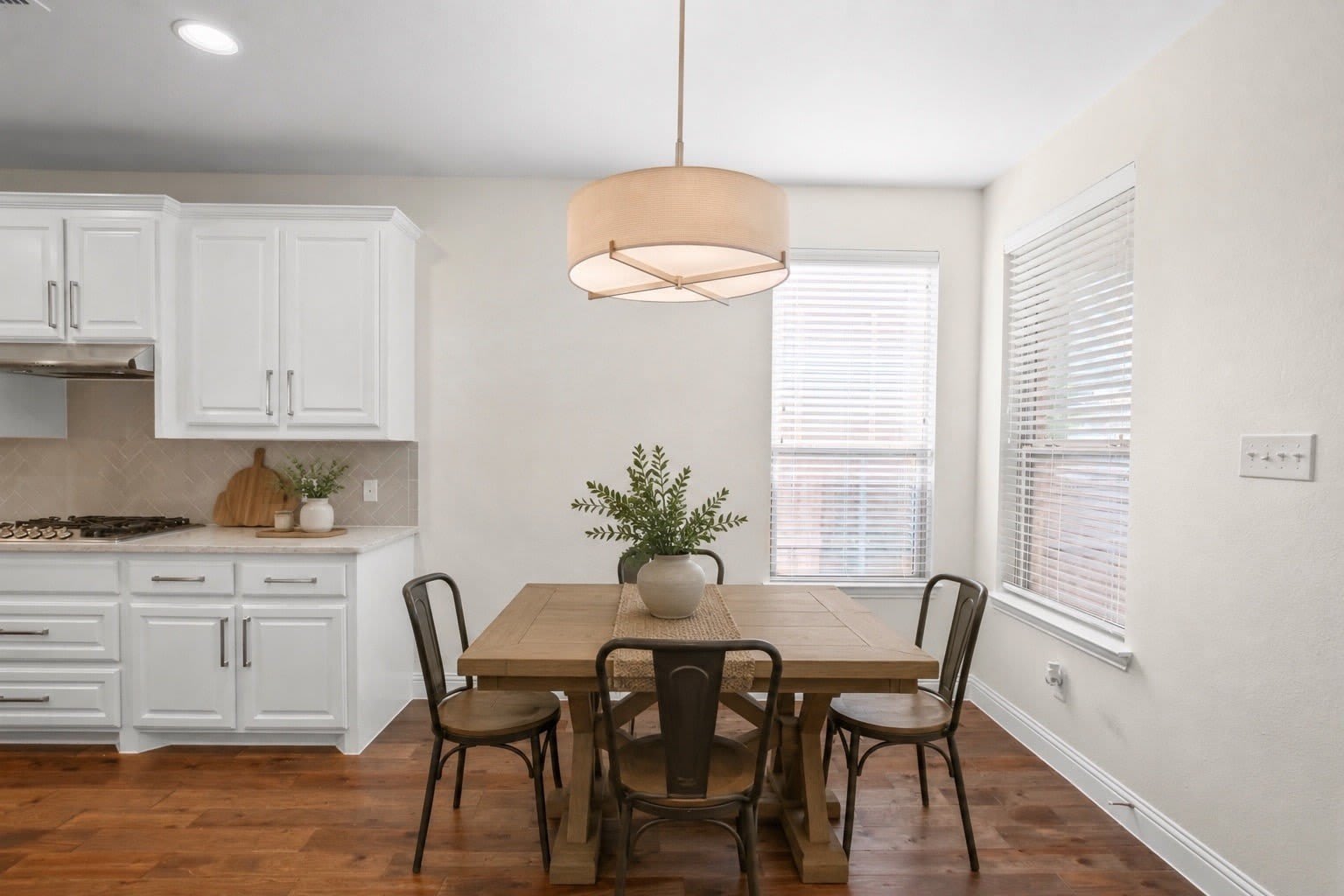 1514 Carnation Street – photo 4