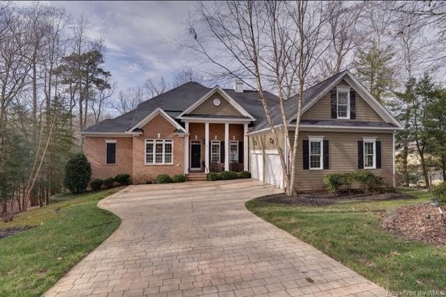 160 Broadmoor – photo 1