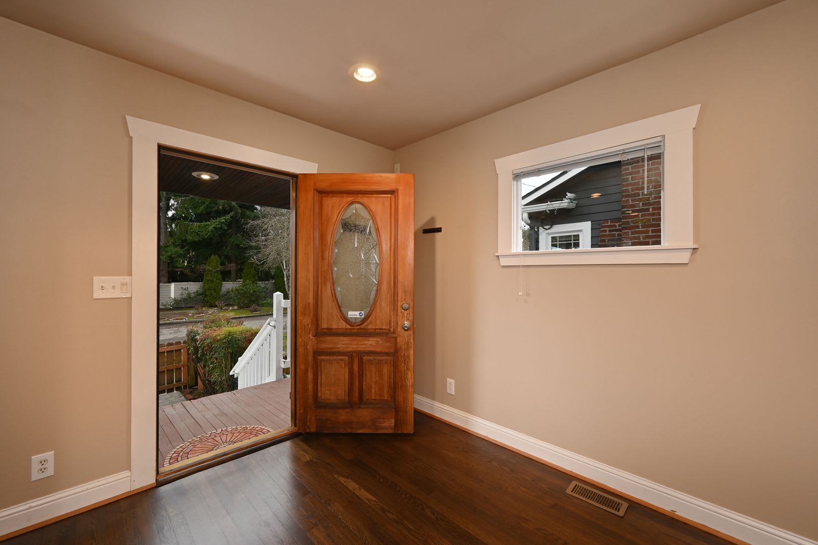 Charming 3 Bedroom/2 Bath Craftsman Home for Lease in Phinney/Greenlake – photo 2