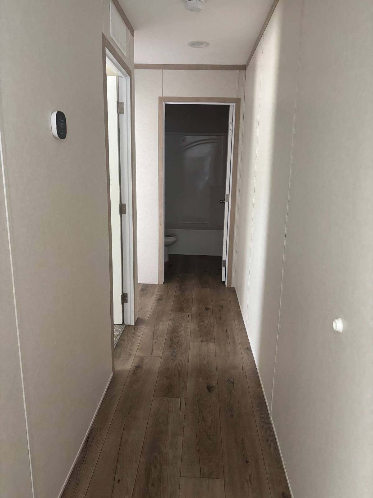 808 Stanley St – photo 3
