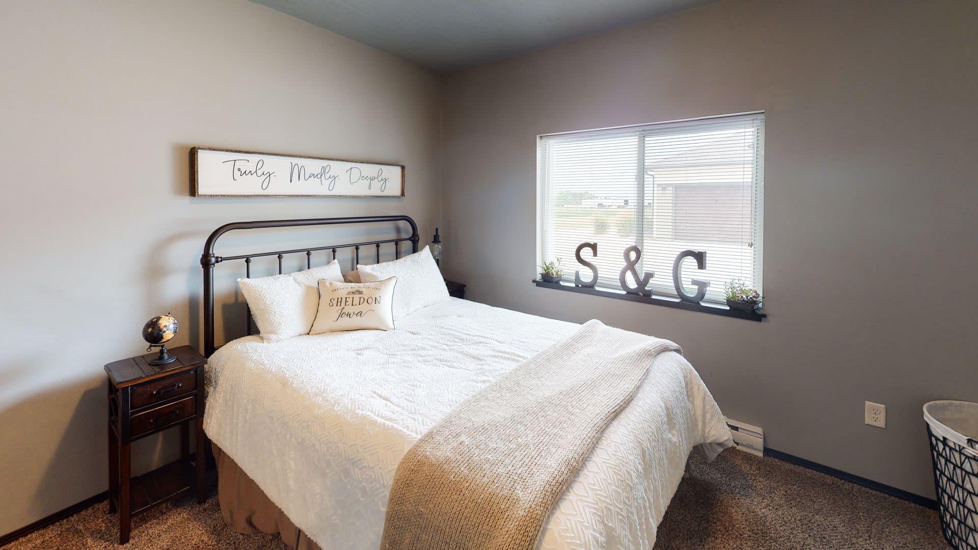 Prairie Trail Village Apartments & Townhomes – photo 3