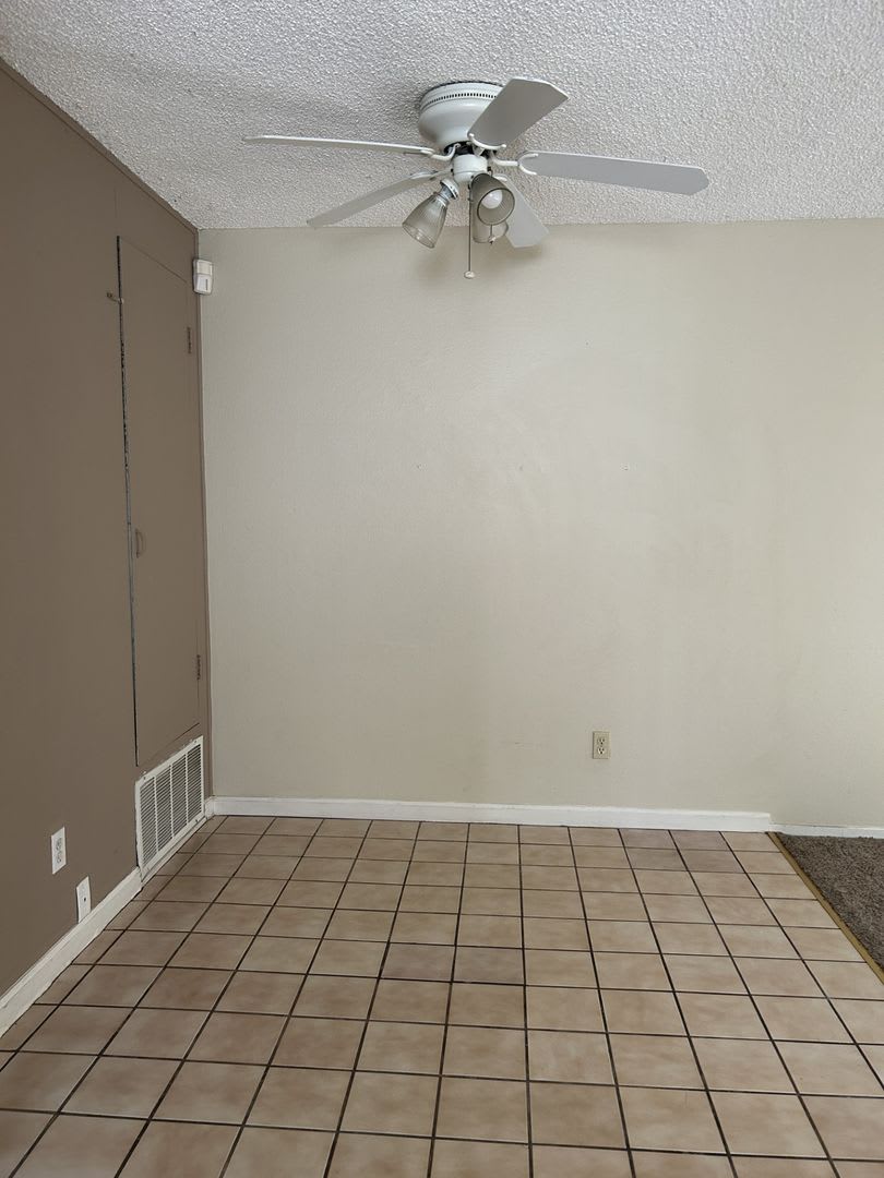 Hillsdale Oaks Condo – photo 5
