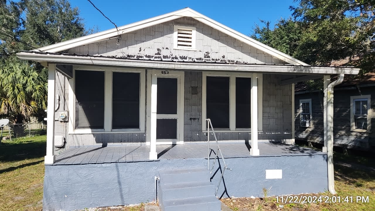 716 Bronson Street – photo 1
