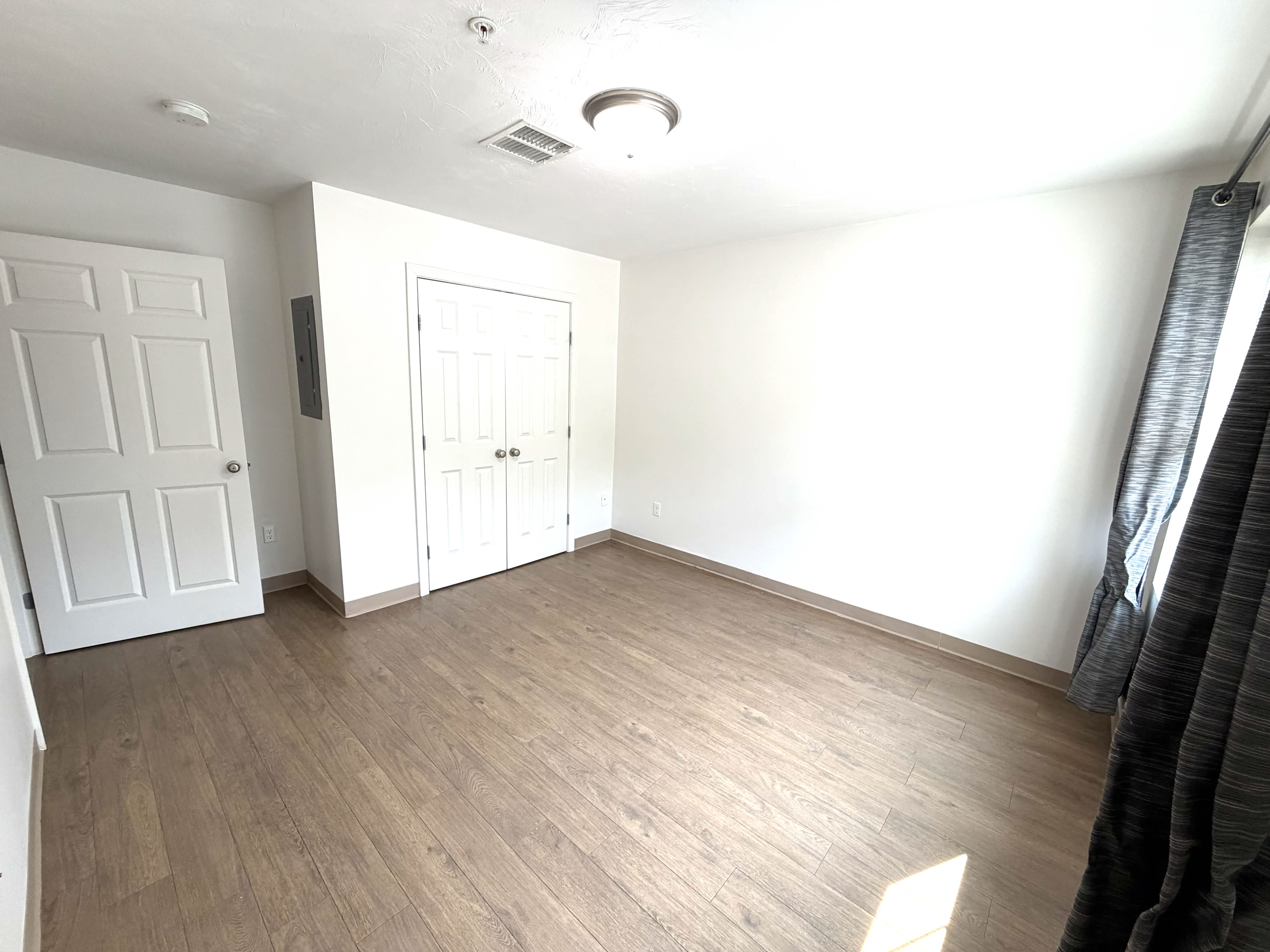 323 Washington St – photo 4