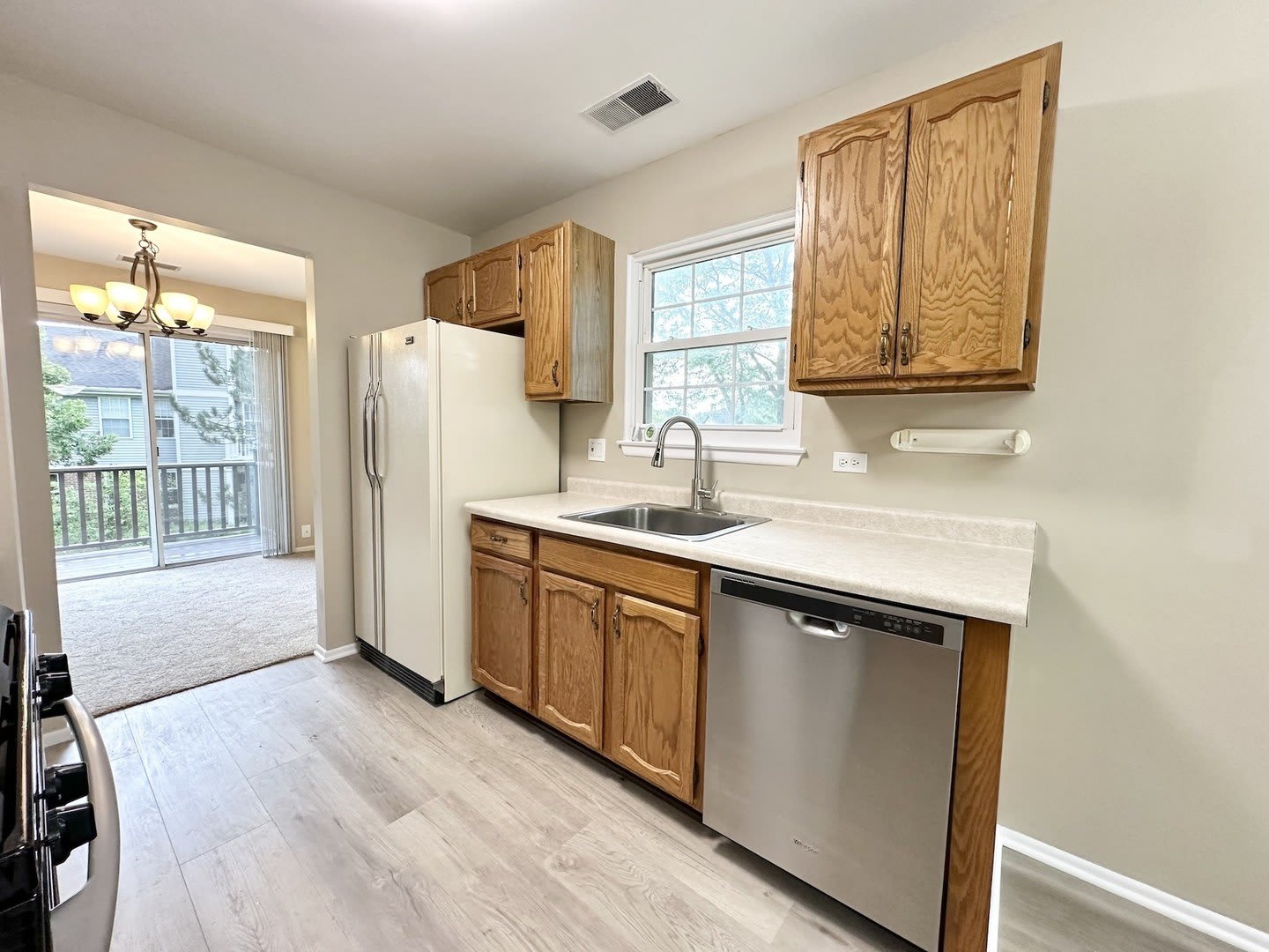 1202 Clearview Court – photo 3