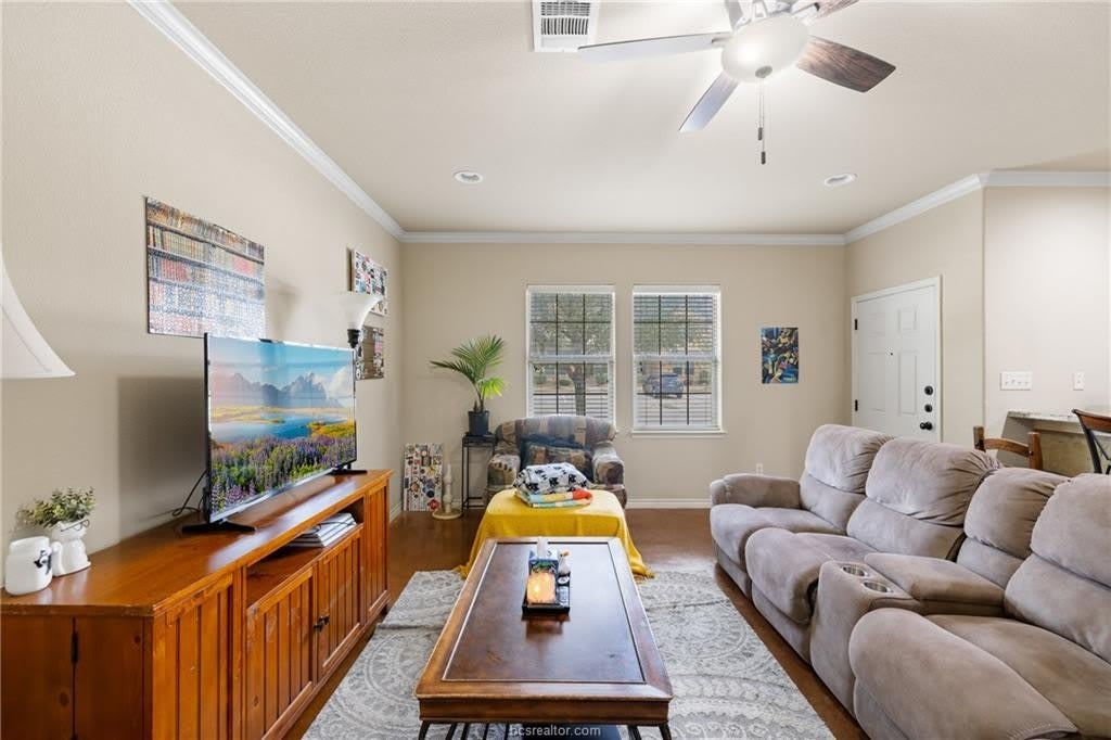 2902 Old Ironsides Drive – photo 2