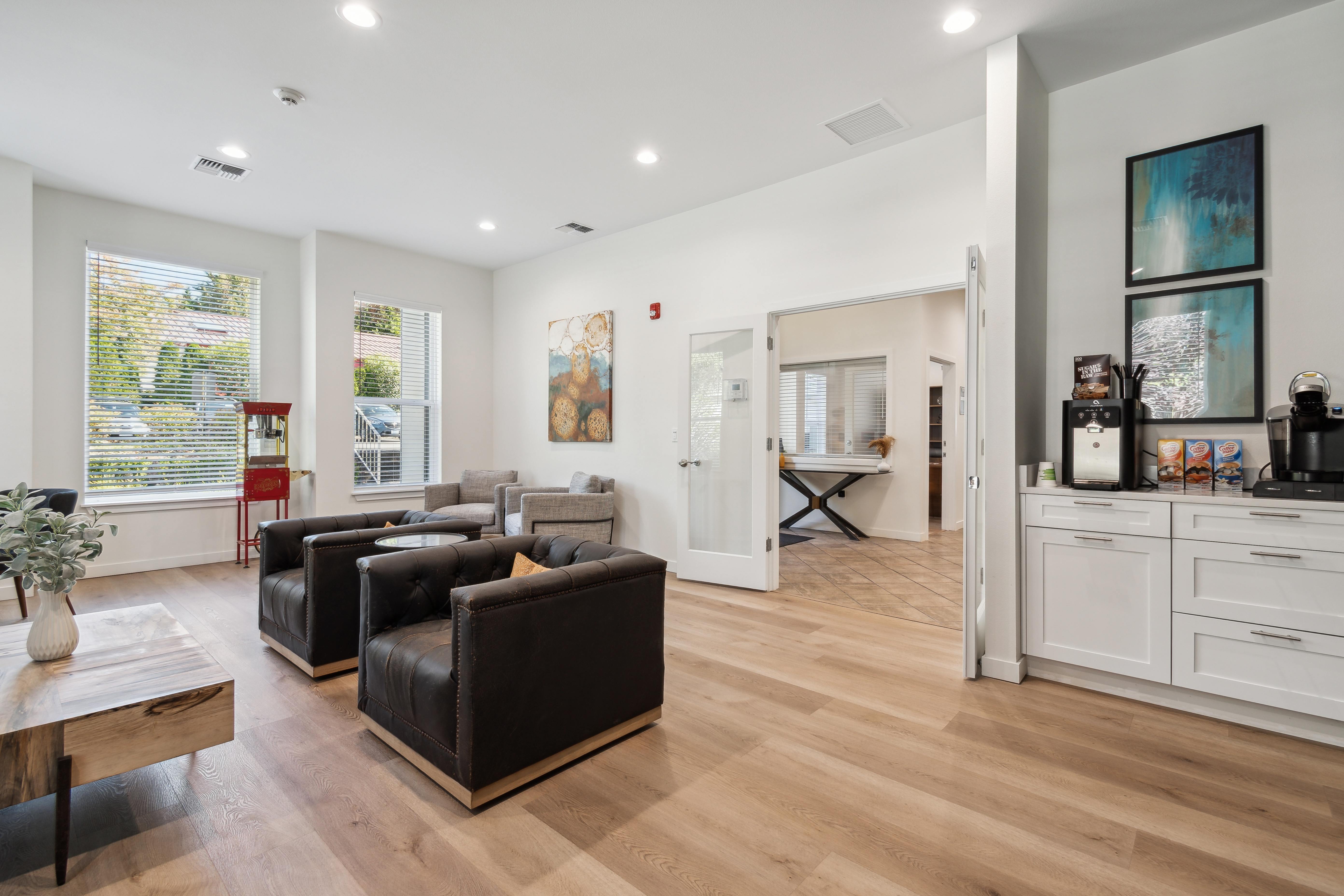 Cambridge Court – photo 2