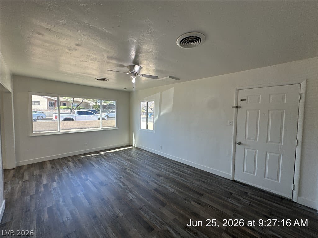 148 W Victory Road – photo 3