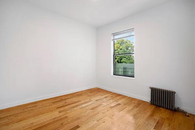 1715 East 8th Street – photo 4