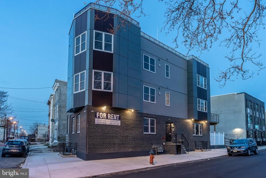 2045 N COLLEGE AVENUE – photo 3