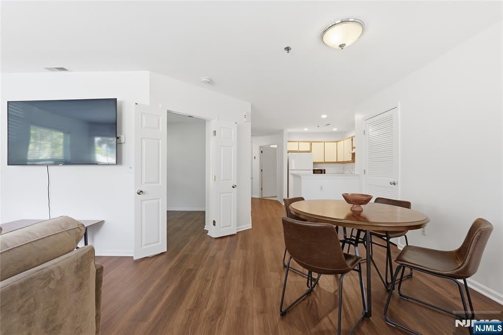 5301 Tudor Drive – photo 2