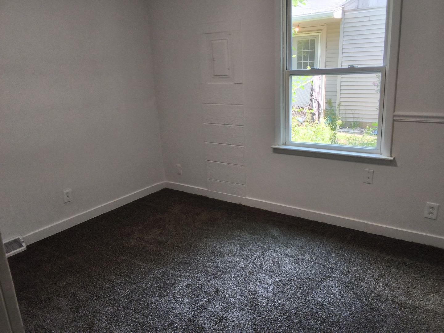 2 Bedroom 1 Bath For Rent – photo 4