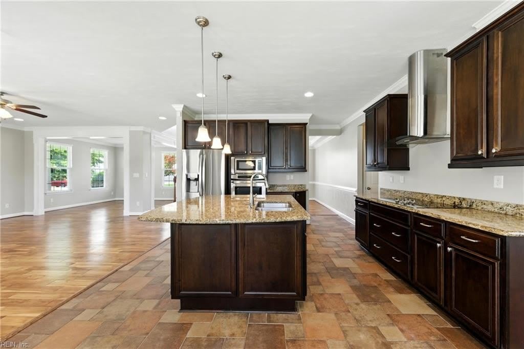 717 Tyler Way – photo 2