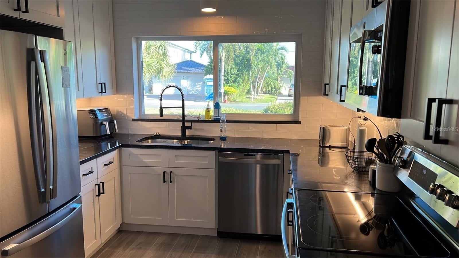 2460 E VINA DEL MAR Boulevard – photo 4