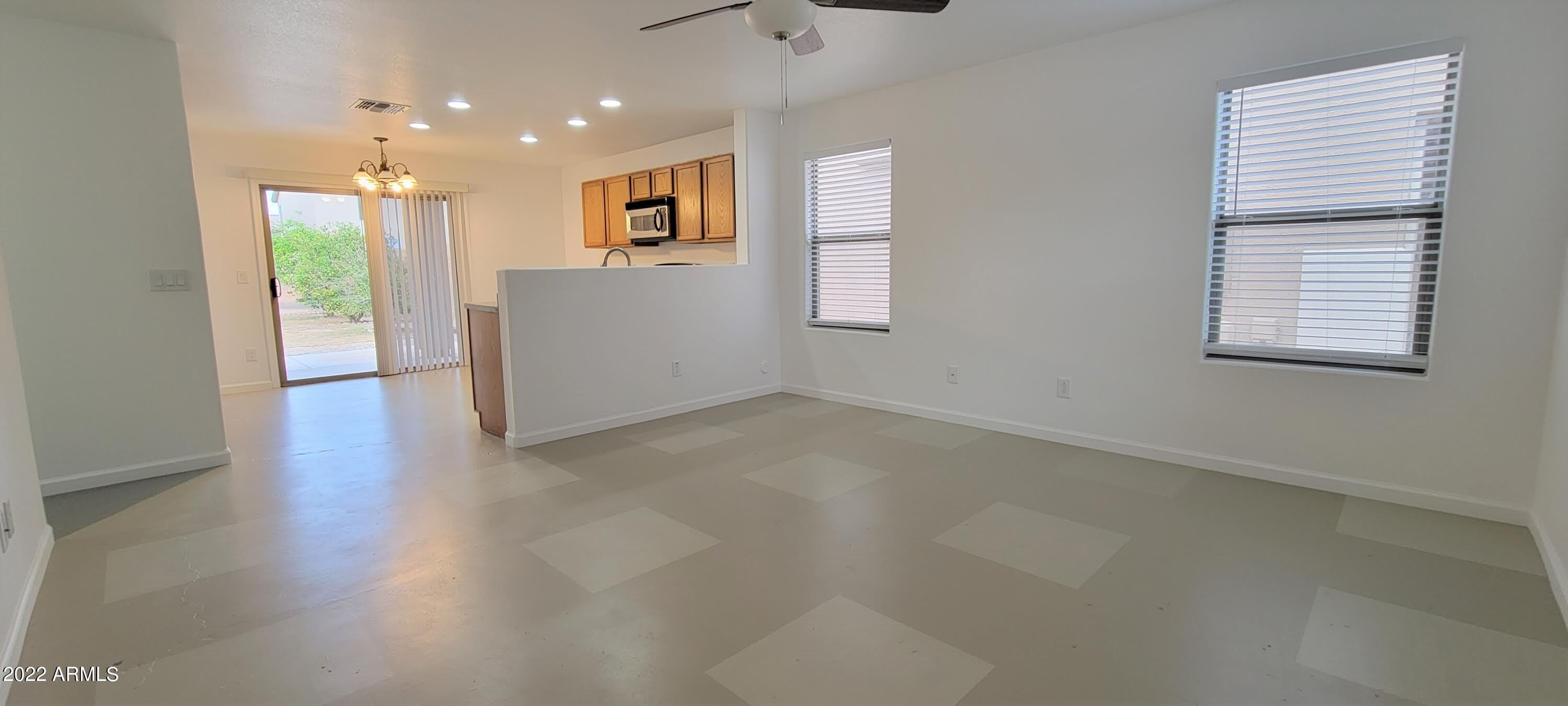 45556 W AMSTERDAM Road – photo 1