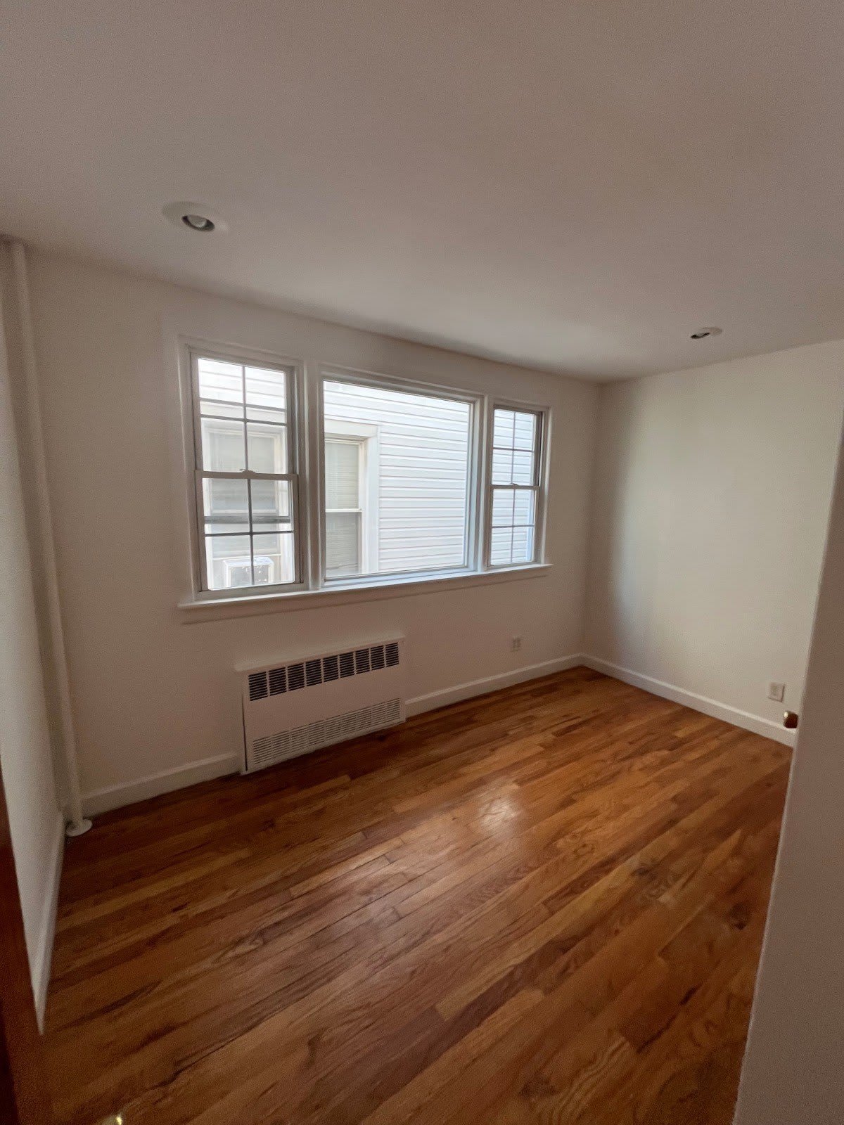 967 E 94Th St – photo 3