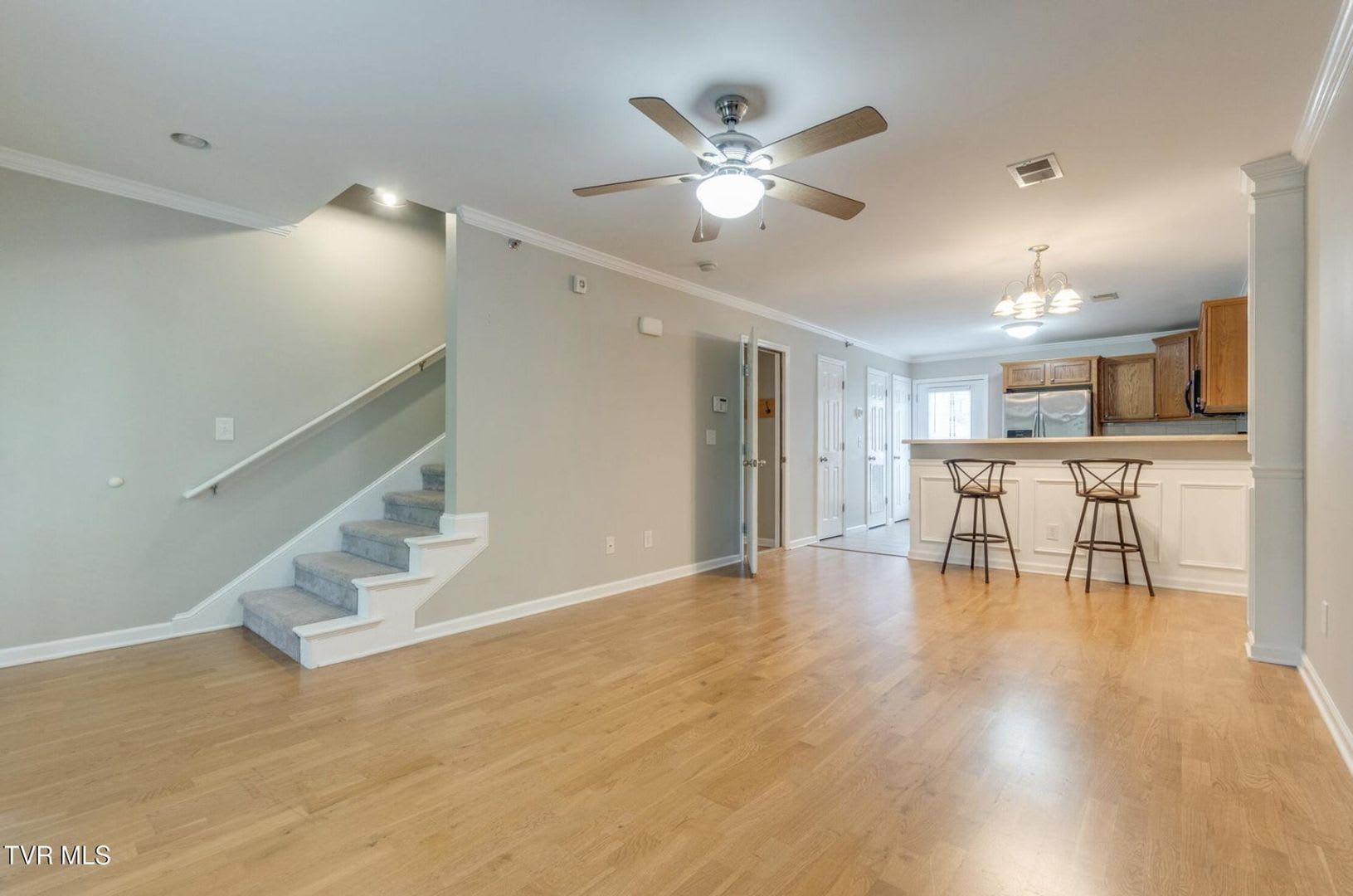2 Bdrm / 2.5 Bath, North JC – photo 5