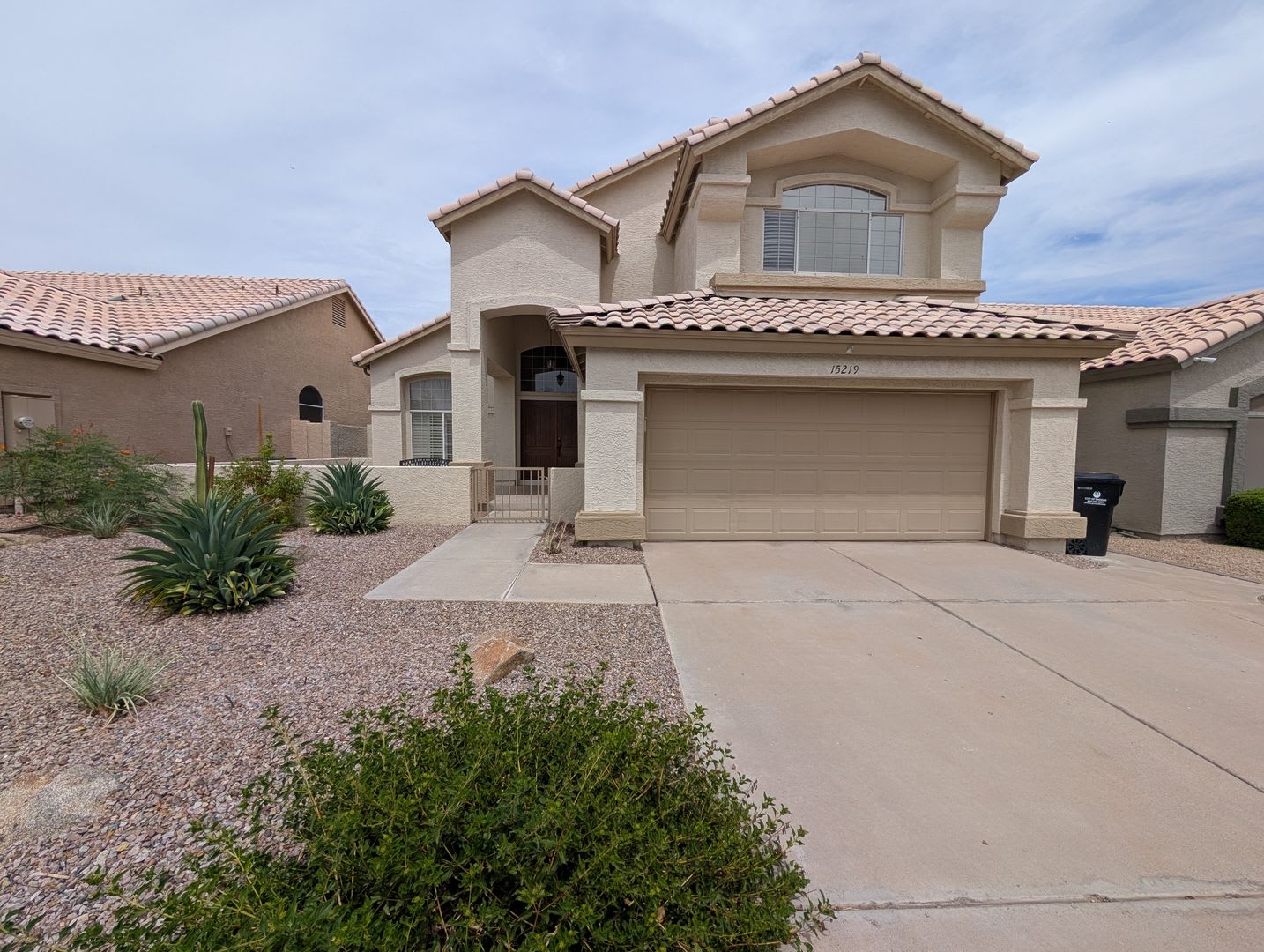3 Bedroom Plus Den 3 Bathroom Desert Breeze Home – photo 1