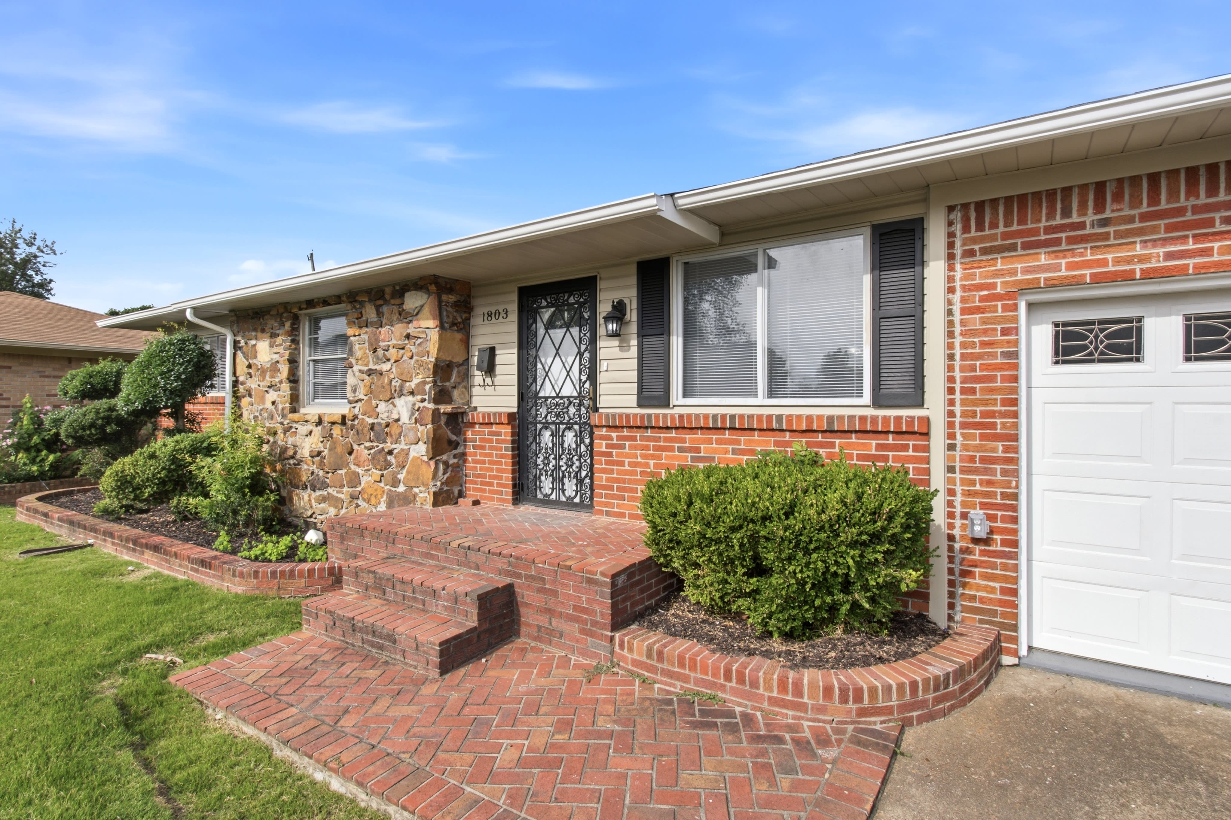 1803 Benton St – photo 2
