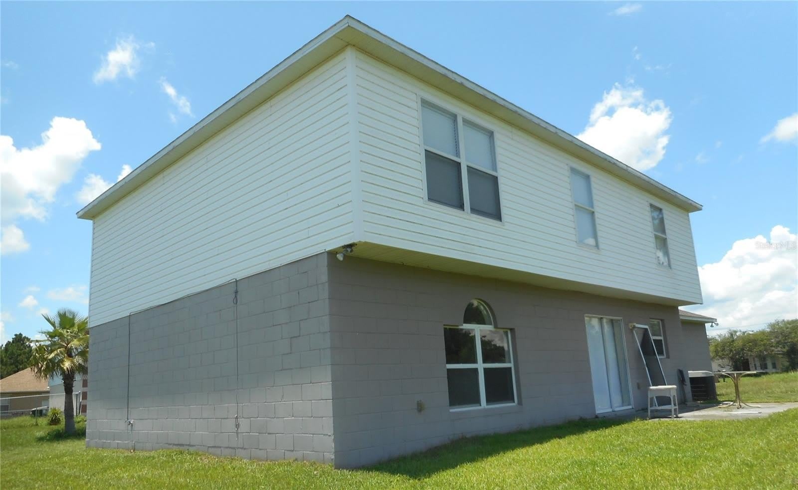 950 DERBYSHIRE Drive – photo 2