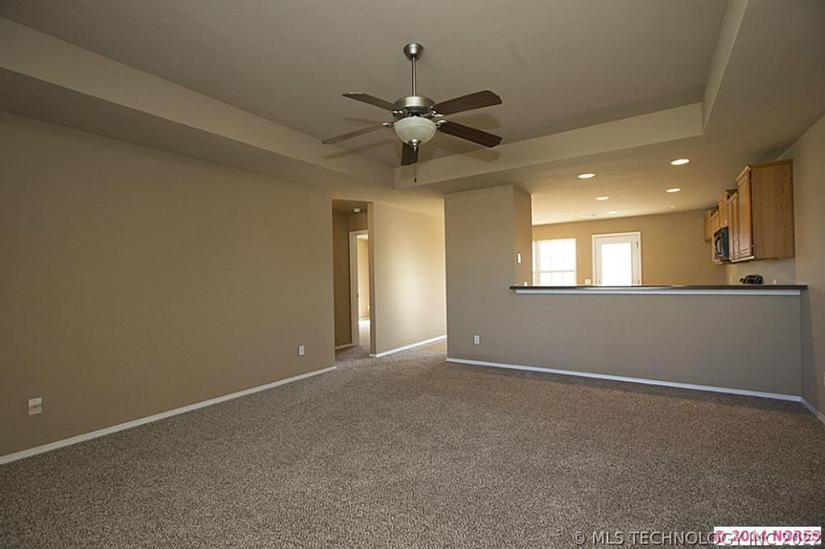 Beautiful 3 Bed 2 Bath Home with New Plank Flooring, 2 car garage and large backyard. – photo 3