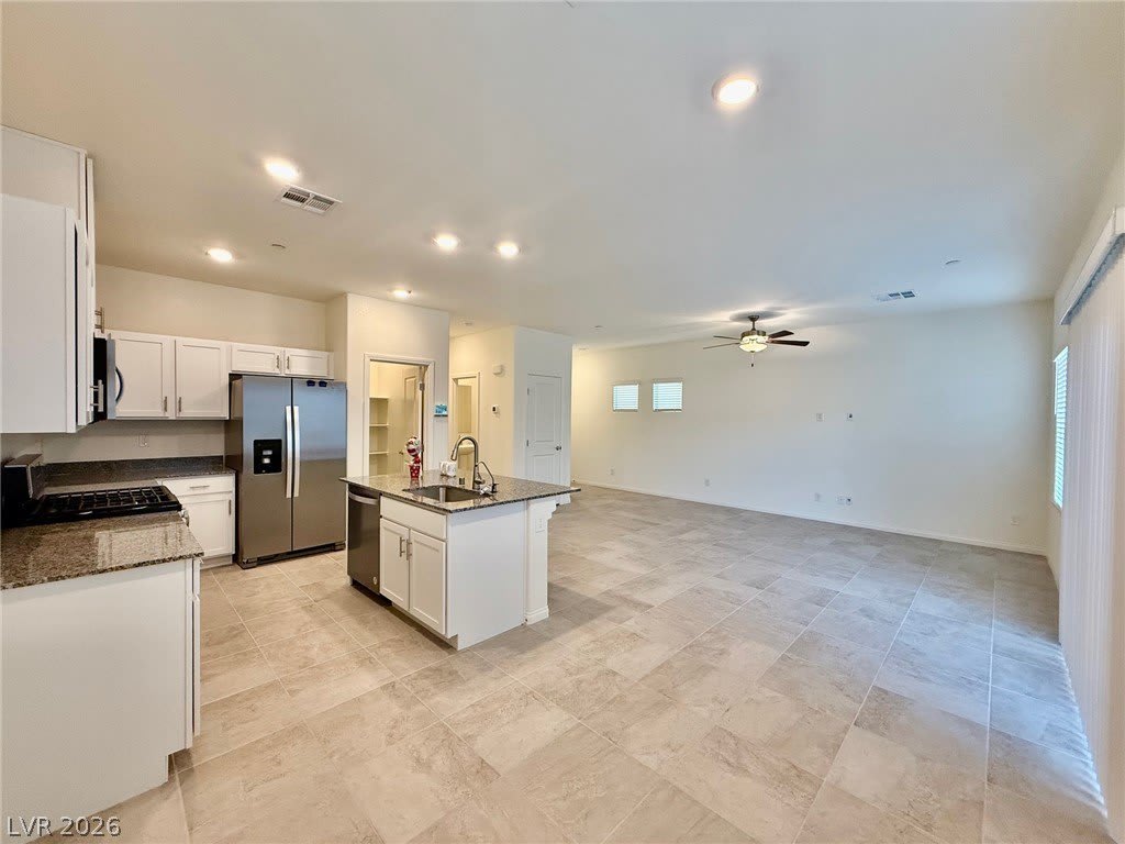 1085 Gentle Swan Street – photo 4