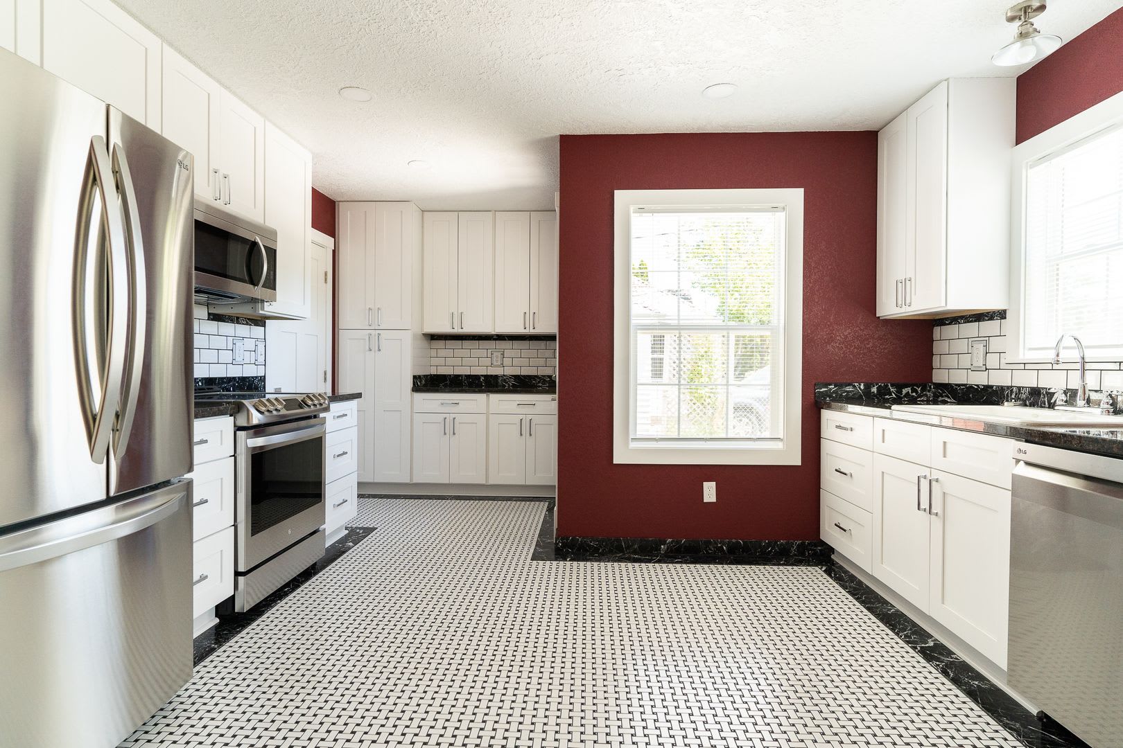 3-Bedroom 2 Bath Classic Cape Cod House (A/C) NE Albany, $2,395 – photo 5