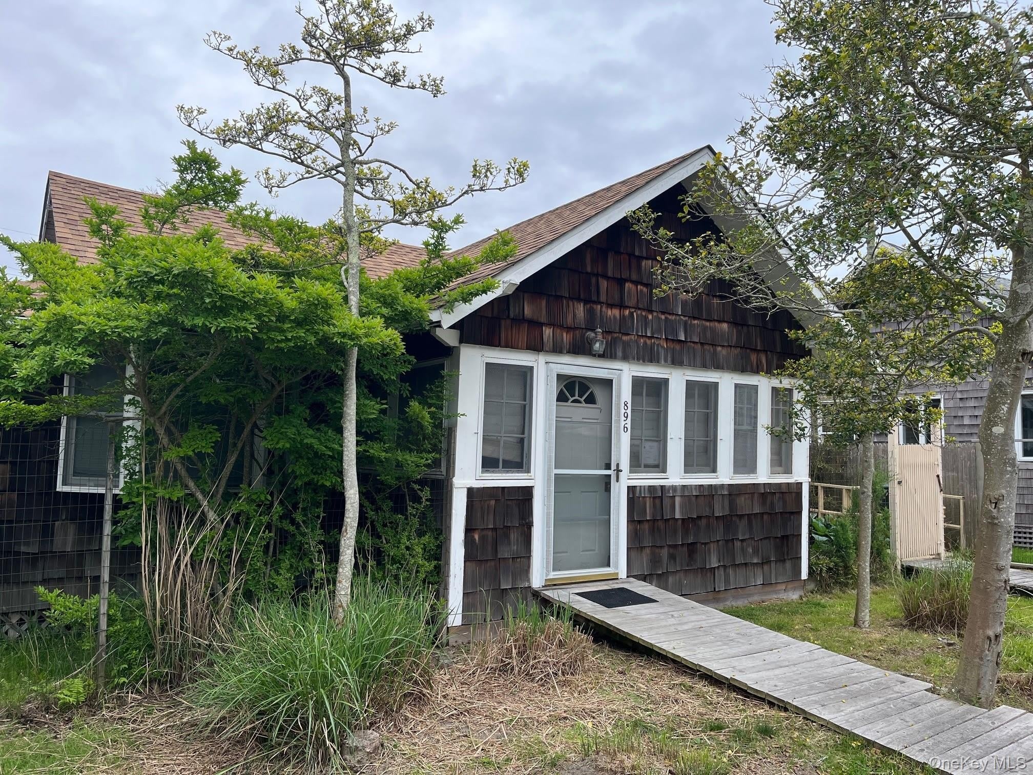 896 Evergreen – photo 2