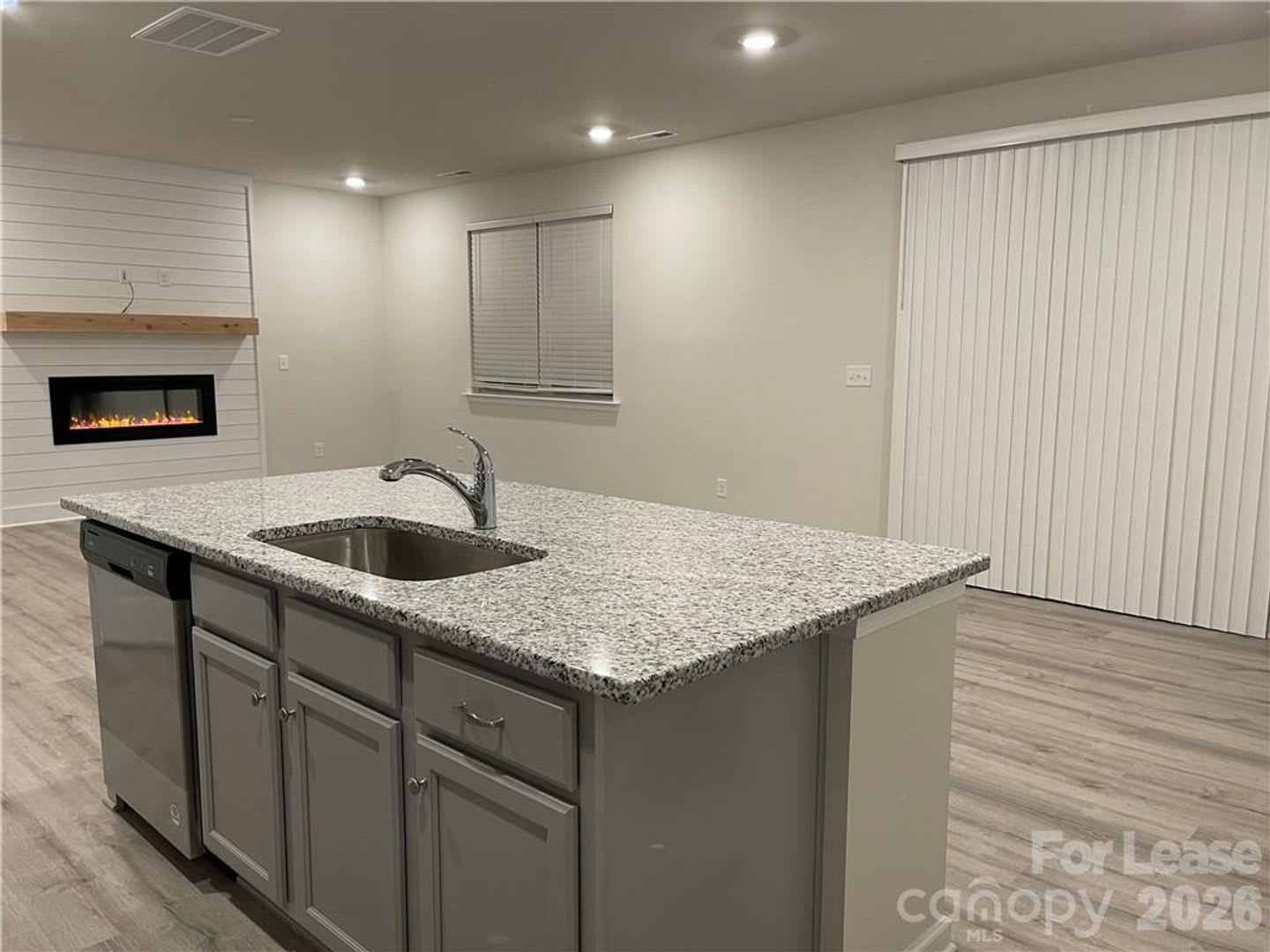 Available For Immediate Move In – photo 3
