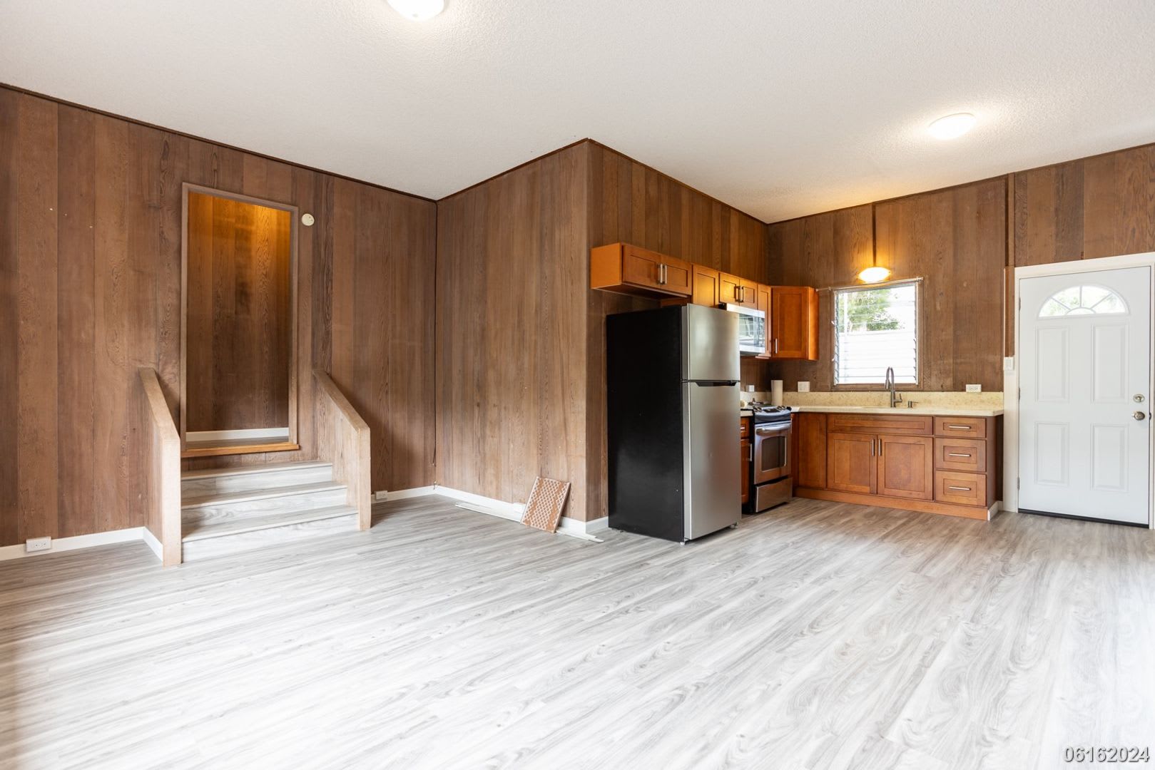 Recently Renovated 2BR/1BA/1 covered PKG in Kalihi Valley! – photo 3