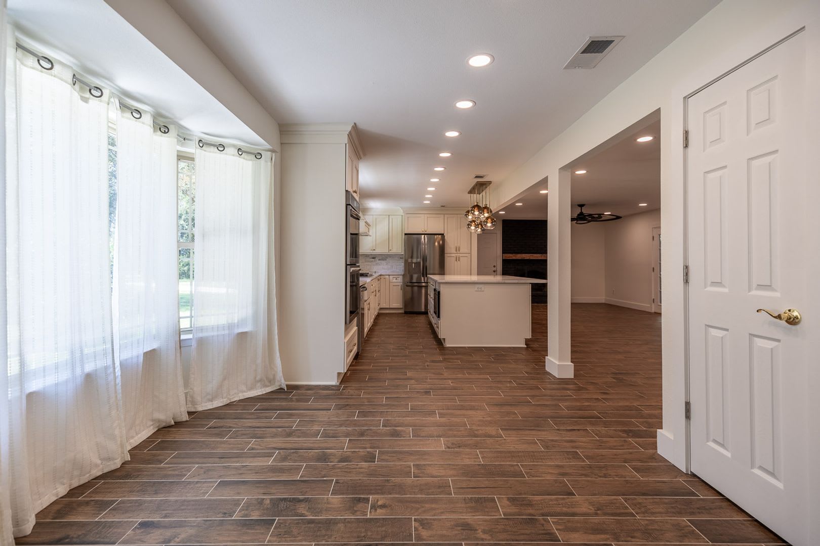 Spacious 3-Bedroom Fairhope Home with Pool, Screened Porch & Remodeled Kitchen – photo 4