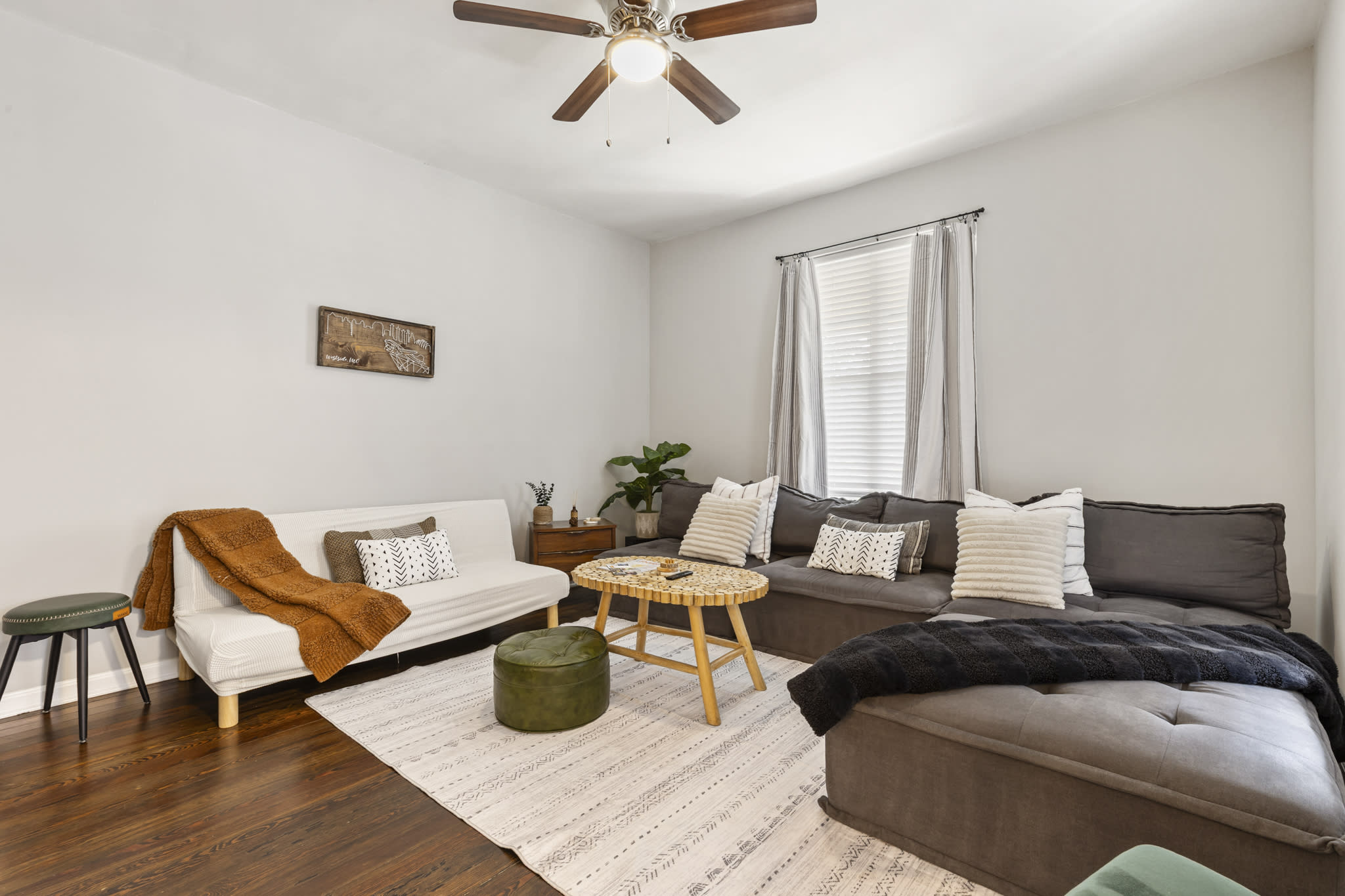 2636 Madison Avenue – photo 3