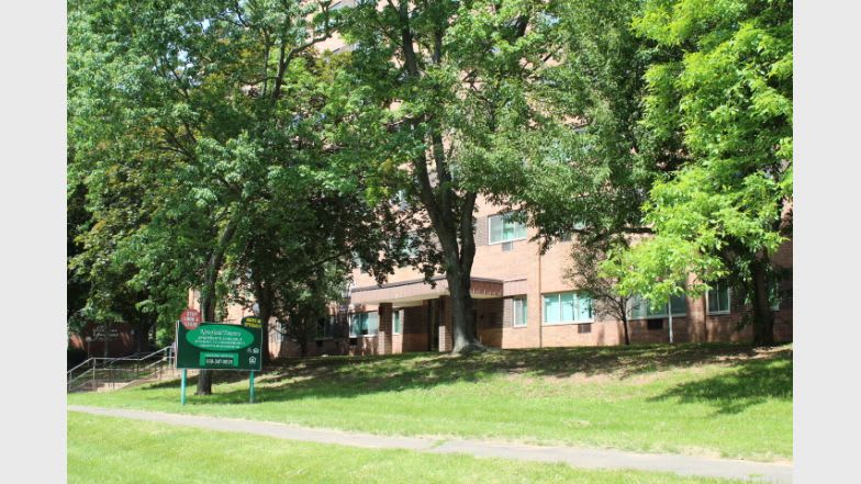 Senior Housing Newfield Stoneycrest Towers – photo 4