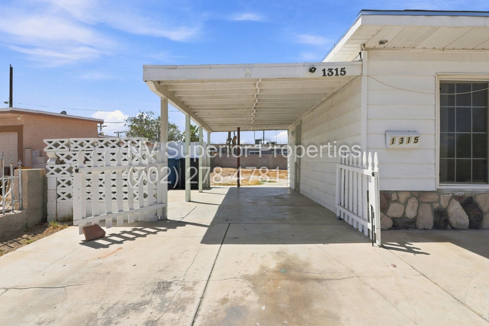 Nlv Single Story 3 Bedrooms Carport Big Lot Patio In Back Yard No Carpet Vinyl Plank Through Out – photo 3