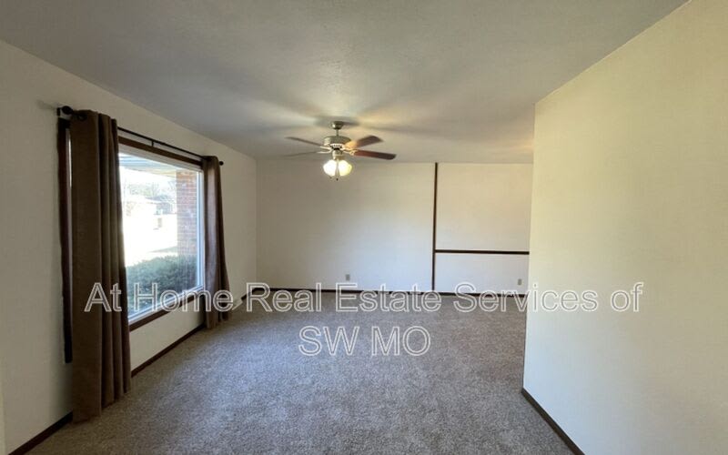 1316 E Lakewood – photo 2