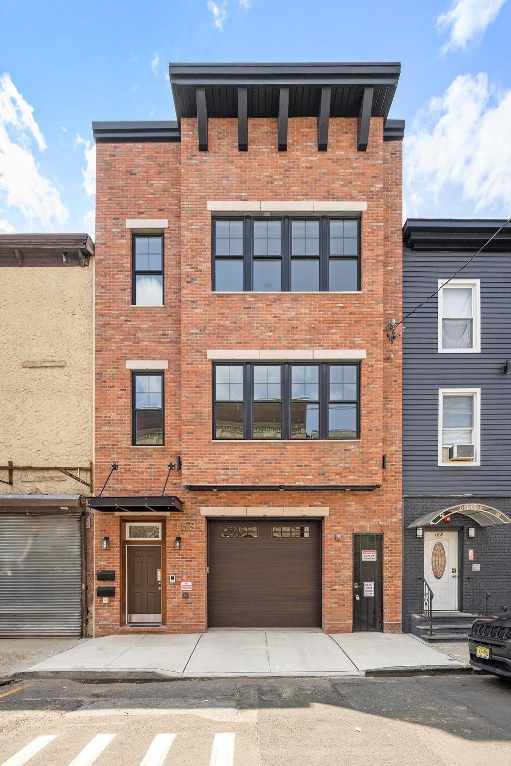 153 New York Ave – photo 1