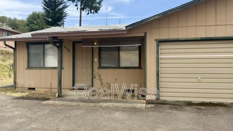 1132 NE Barager Ave – photo 4