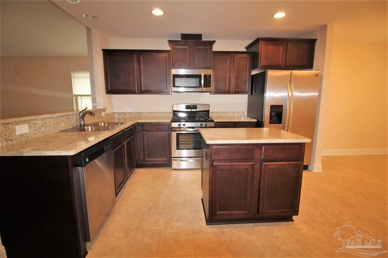632 Edith Ln – photo 3