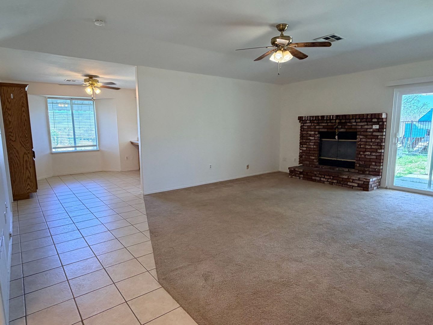 3 bedroom with LARGE backyard! – photo 5