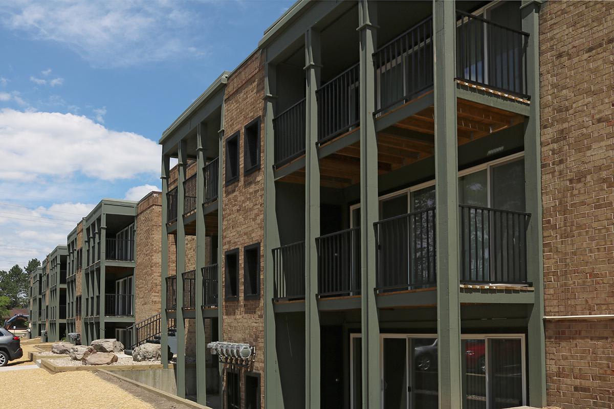 Uptowne Apartments – photo 2