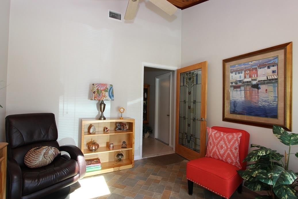 61 Mayfair Lane – photo 4
