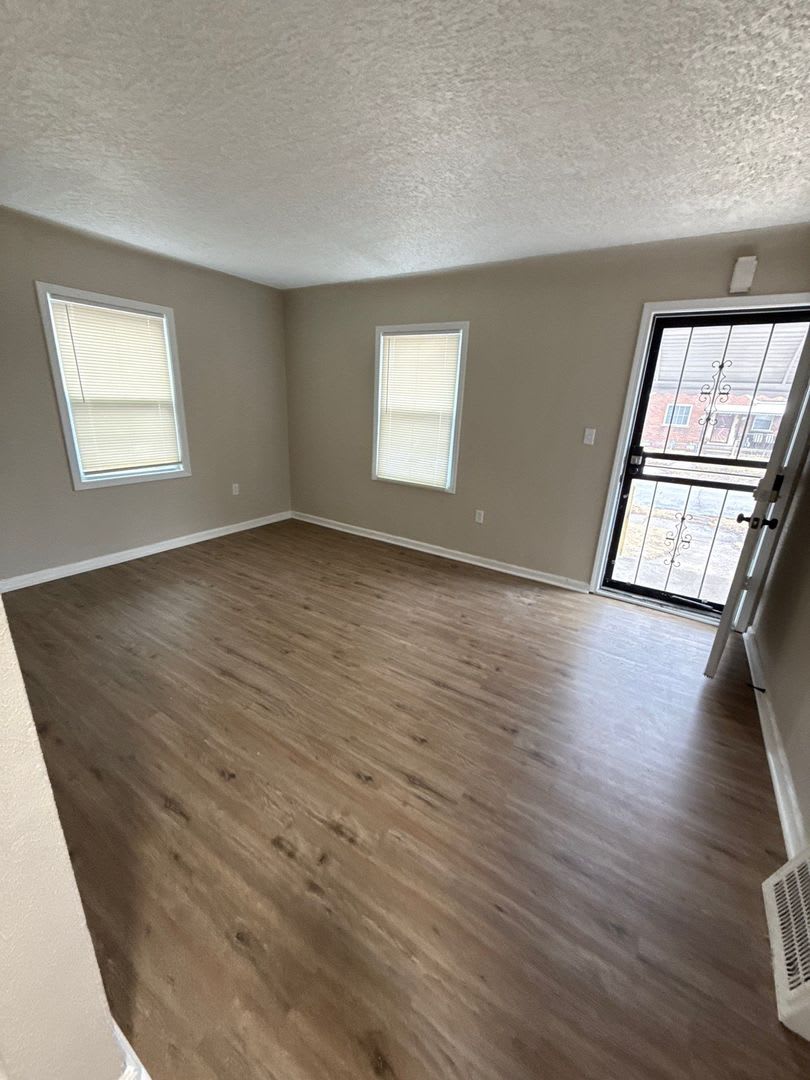 Coming Soon – Beautifully Updated Home *Coming Soon (Move-in ready by 8/14 or Sooner)*! – photo 2