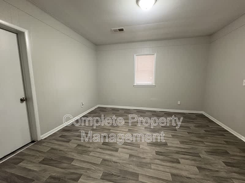6112 Blocton Avenue – photo 4