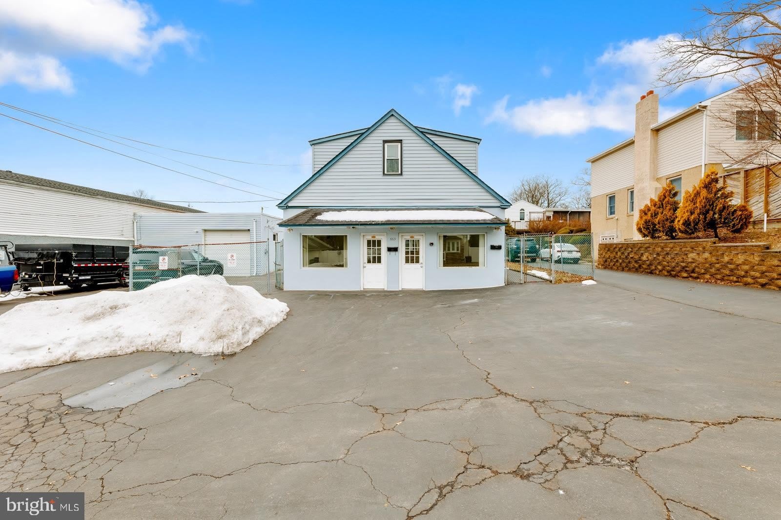 663 CLEARVIEW Avenue – photo 2