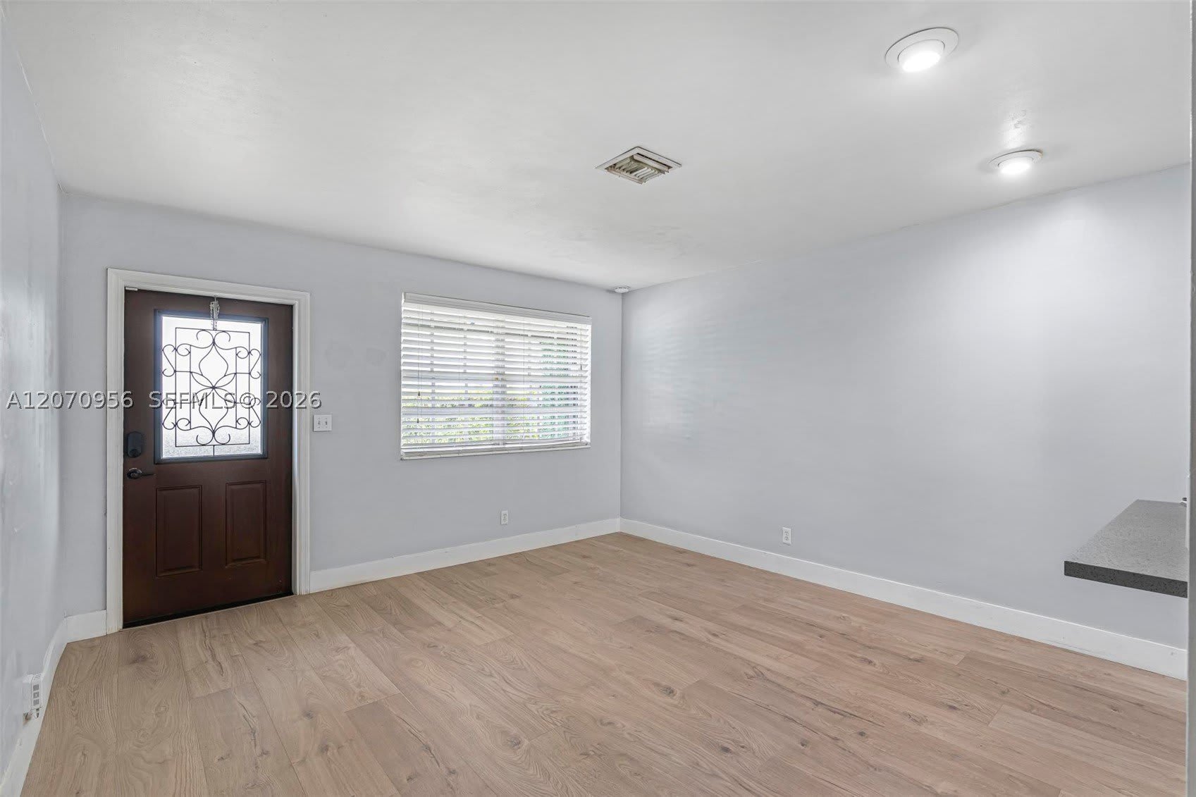 5001 SW 92nd Ter – photo 5