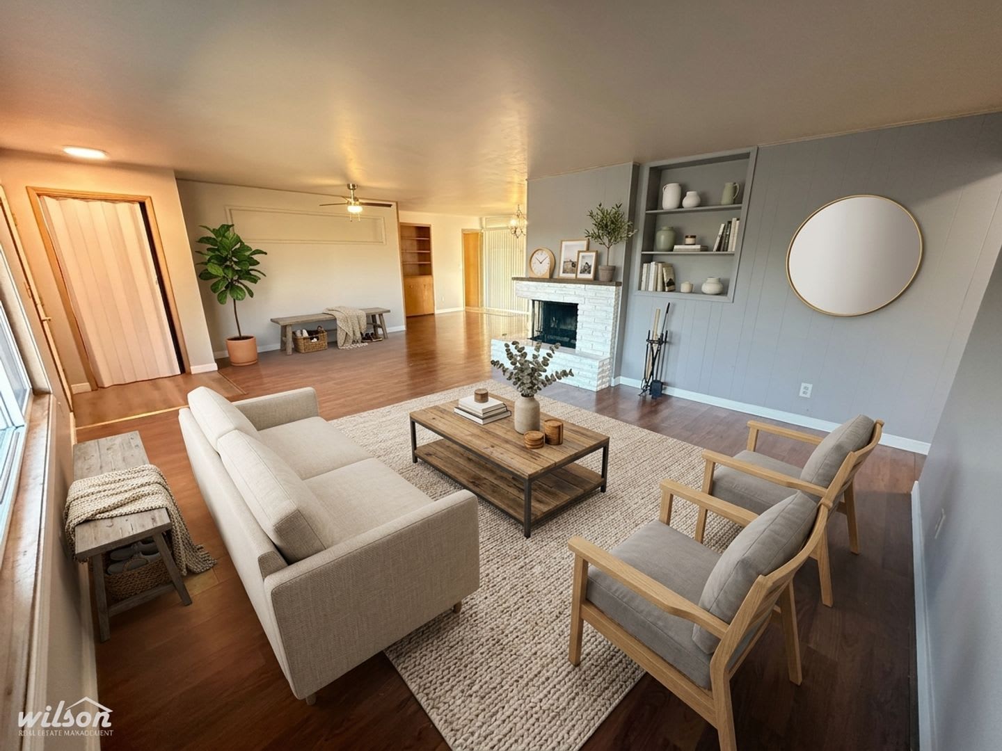 4 Bedroom 2 Bathroom Charming Home With Spacious Layout Private Yard – photo 2