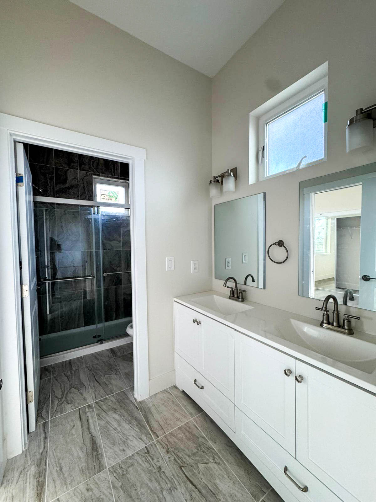 576 Marin Ave – photo 4