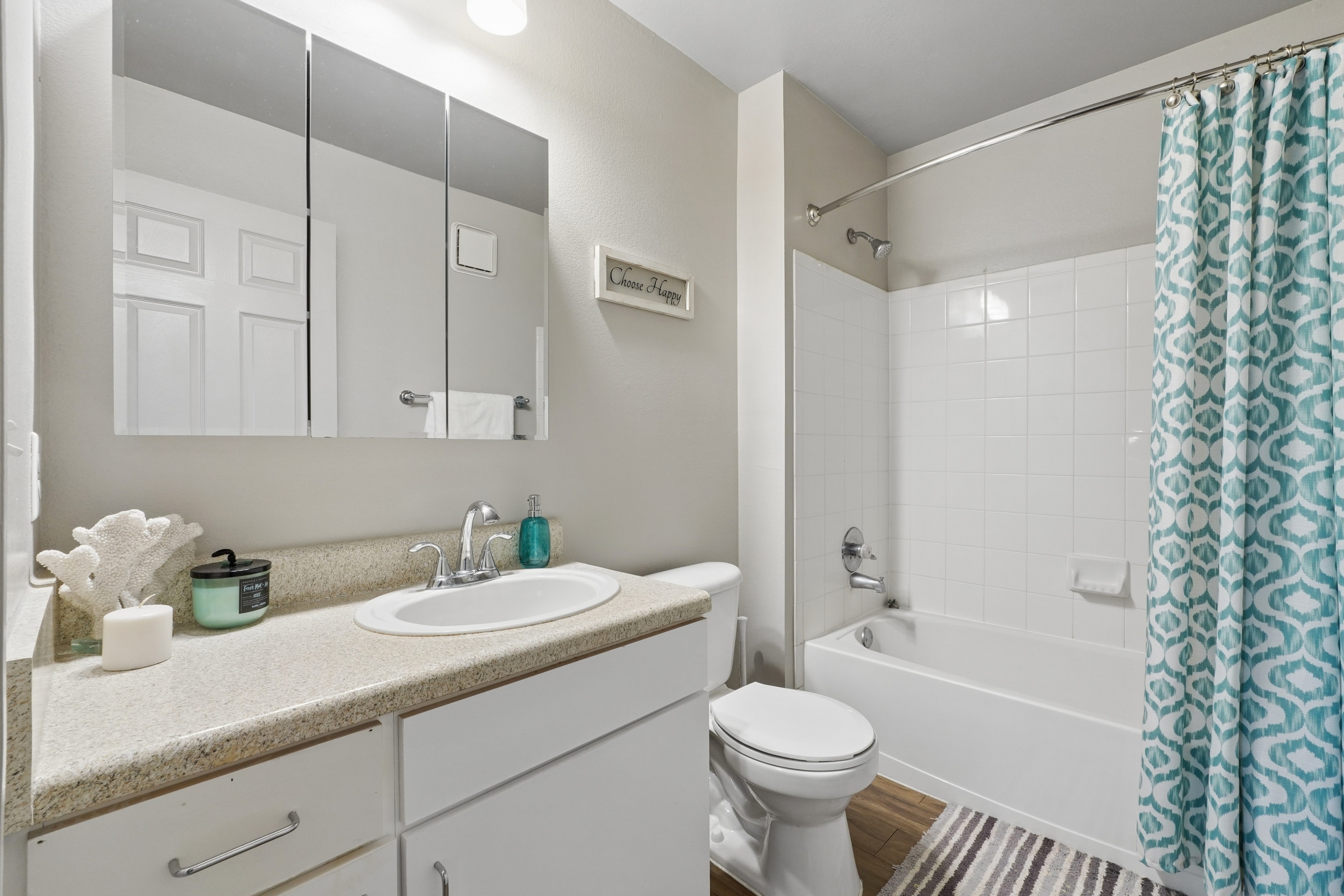 528 Collinsford Road – photo 5